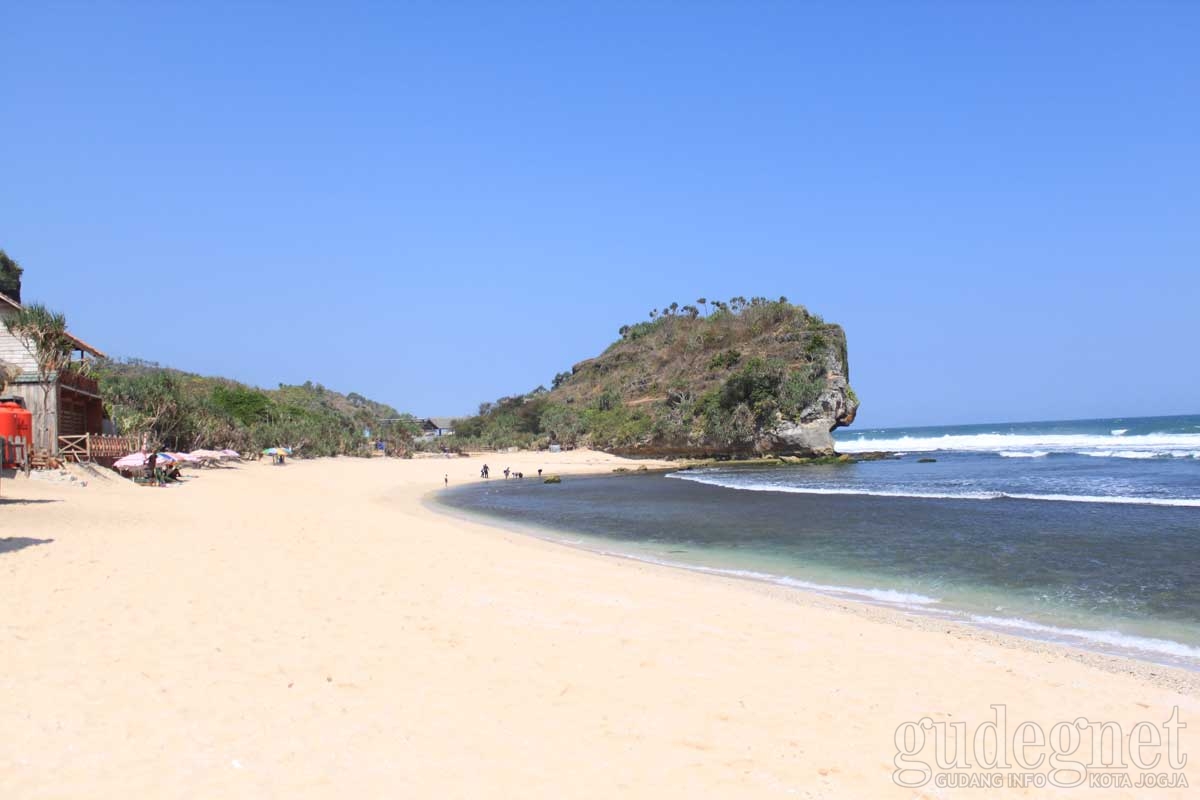Pantai Indrayanti Yogyakarta (Pantai Pulang Sawal)
