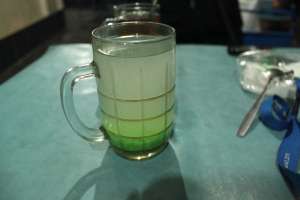 Wedang tape ketan yang hangat, segar dan manis