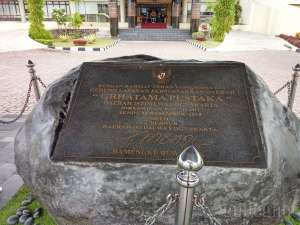 Batu peresmian Grahatama Pustaka 