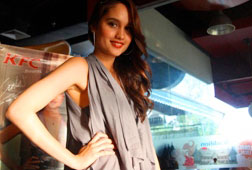 Hollywood Dreams, Album Impian Cinta Laura Hollywood Dreams, Album Impian Cinta Laura