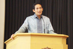 Sandiaga Uno : Sukses itu Berasal dari Kerja Keras Sandiaga Uno : Sukses itu Berasal dari Kerja Keras