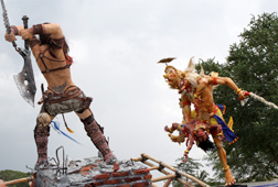 Ogoh - Ogoh Siap Kepung Prambanan Yogyakarta Ogoh - Ogoh Siap Kepung Prambanan Yogyakarta