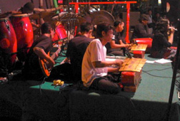 Mengenalkan Jazz keranah Publik Mengenalkan Jazz keranah Publik