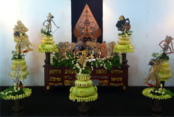 Wayang Ciptaan HB VII di UGM Wayang Ciptaan HB VII di UGM