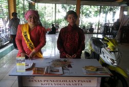 Tersesat Di Pasar Bringharjo? Tanya Petugas Ini Tersesat Di Pasar Bringharjo? Tanya Petugas Ini