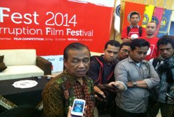 Busyro Muqoddas Ajak Anak Muda Berantas Korupsi Busyro Muqoddas Ajak Anak Muda Berantas Korupsi