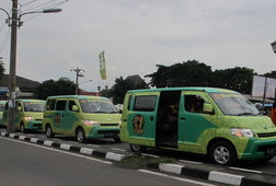 Bus Pariwisata Tak Boleh Masuk di Jeron Beteng, Shuttle Bus Penggantinya Bus Pariwisata Tak Boleh Masuk di Jeron Beteng, Shuttle Bus Penggantinya