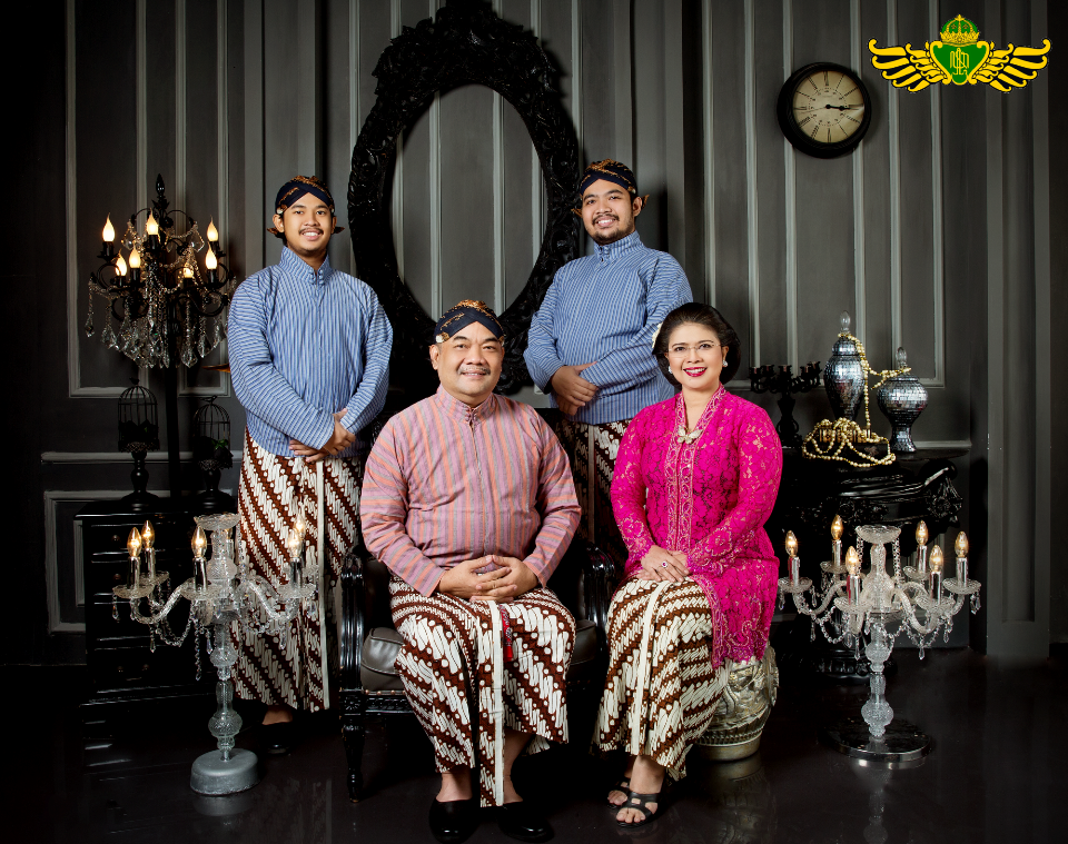 6 Fakta Tentang Paku Alam X, Salah Satunya Pernah Dilarang Bermain Plintheng, Kenapa? 6 Fakta Tentang Paku Alam X, Salah Satunya Pernah Dilarang Bermain Plintheng, Kenapa?