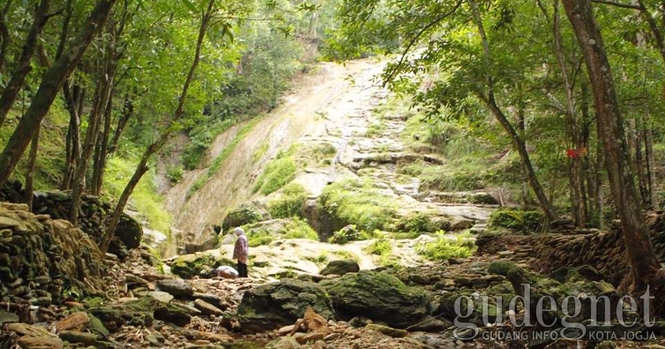 Curug Banyunibo, Pemandangan Tersembunyi di Pajangan Bantul Curug Banyunibo, Pemandangan Tersembunyi di Pajangan Bantul