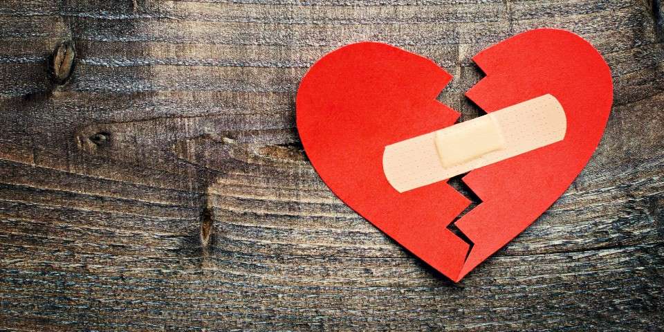 Valentine Banyak yang Broken Heart? 5 Solusi Ini Wajib Kamu Baca Valentine Banyak yang Broken Heart? 5 Solusi Ini Wajib Kamu Baca