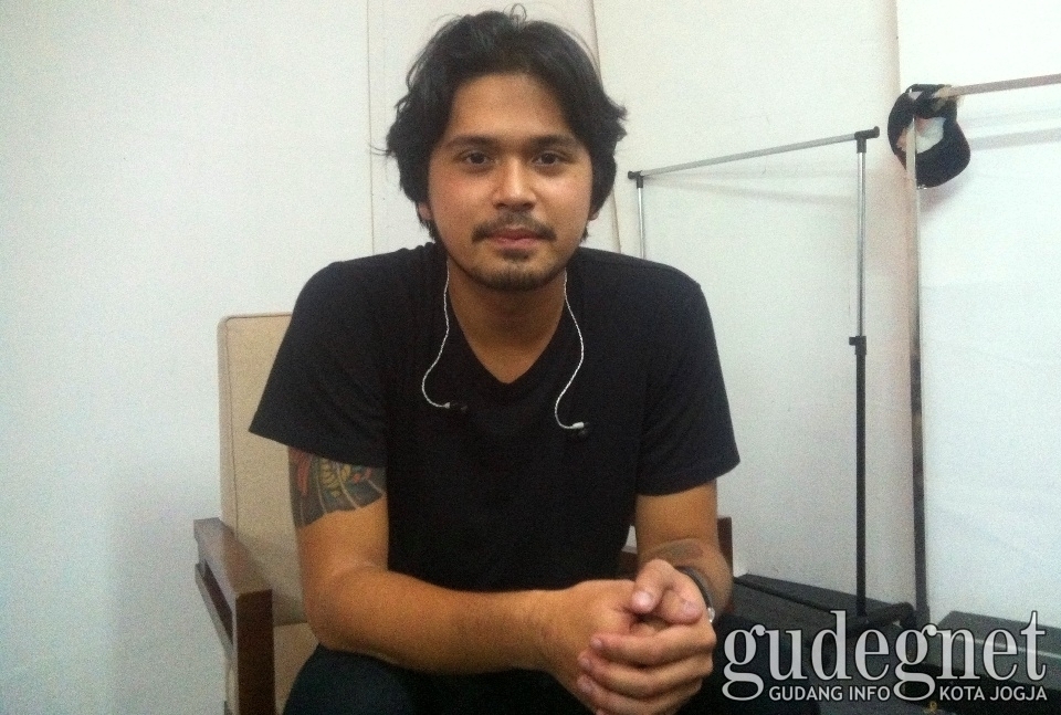 Permainan Gitar Petra Sihombing & Kesan Akan Jogja Permainan Gitar Petra Sihombing & Kesan Akan Jogja
