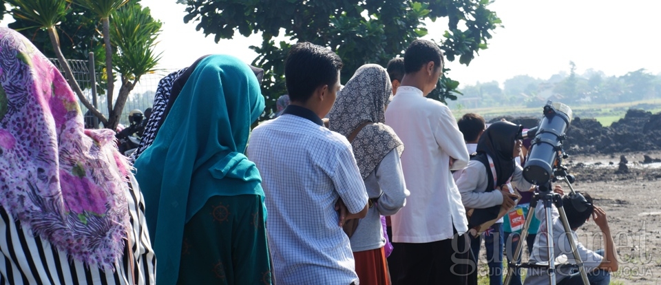 Pengamatan Gerhana di UAD, 1 Teleskop Streaming dan 4 Lainnya untuk Pengunjung Pengamatan Gerhana di UAD, 1 Teleskop Streaming dan 4 Lainnya untuk Pengunjung