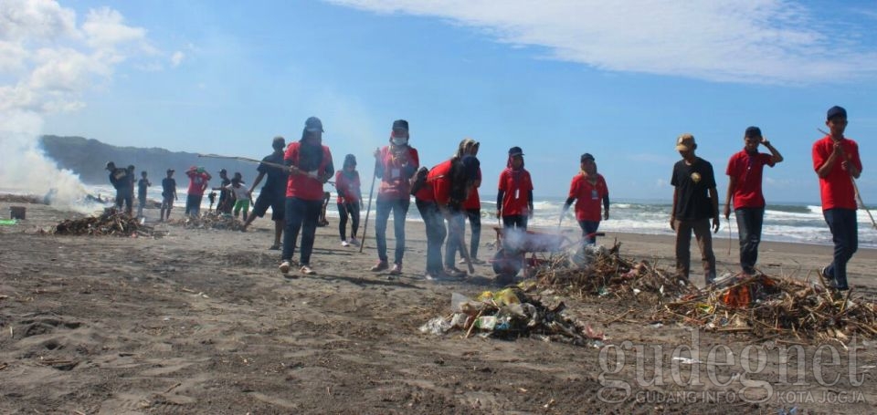 520 Kwintal Sampah Parangtritis Berhasil direlokasi 520 Kwintal Sampah Parangtritis Berhasil direlokasi