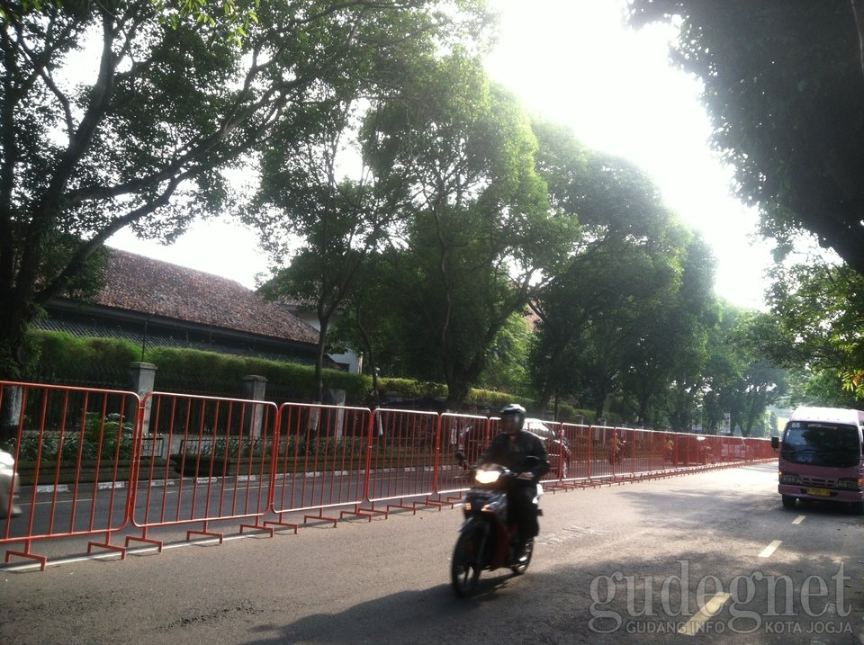 Pusat Kota Jogja Berderet Devider Pusat Kota Jogja Berderet Devider
