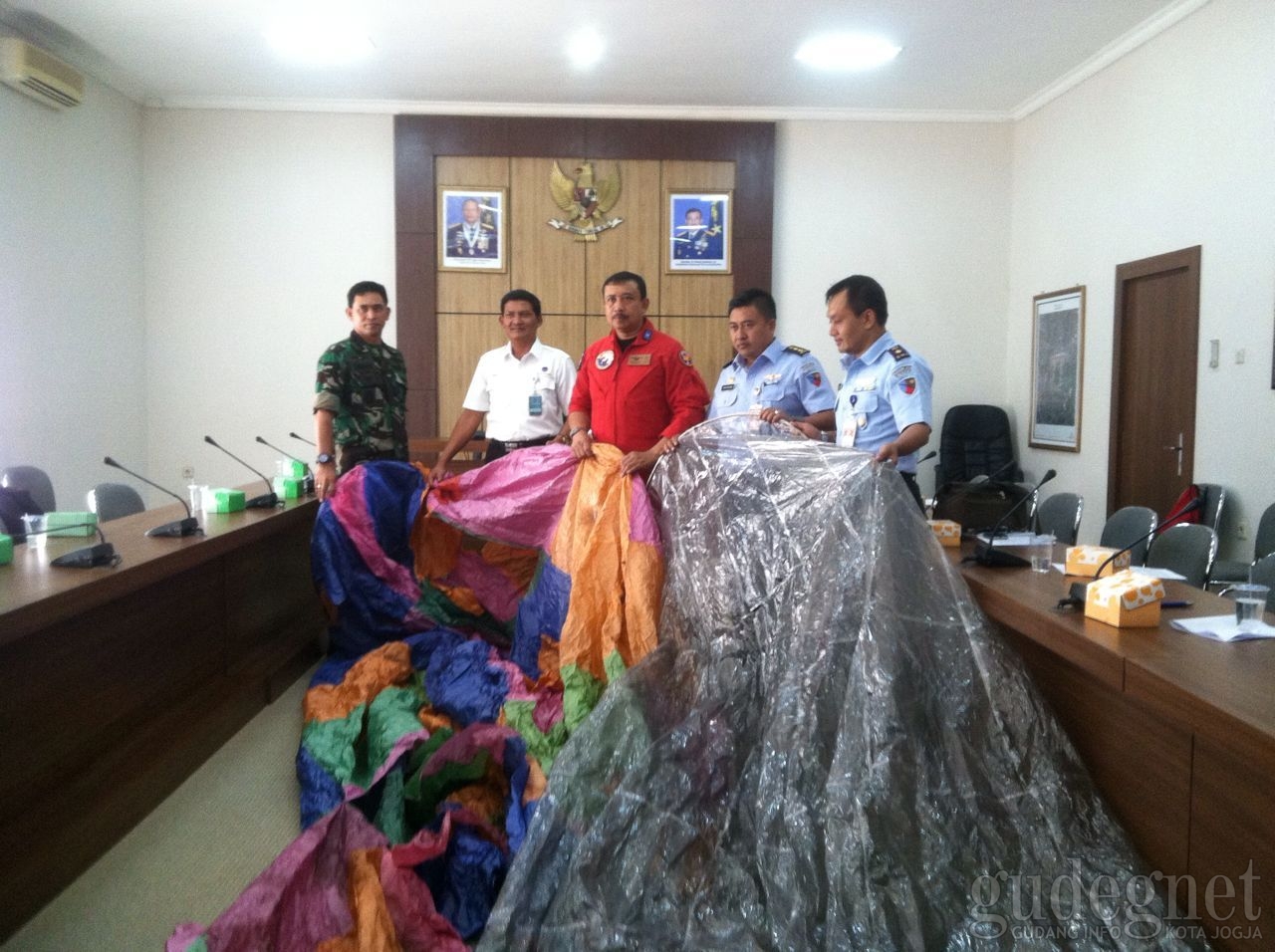 Nekat Terbangkan Balon Udara, Denda 500 Juta Rupiah Menanti Nekat Terbangkan Balon Udara, Denda 500 Juta Rupiah Menanti