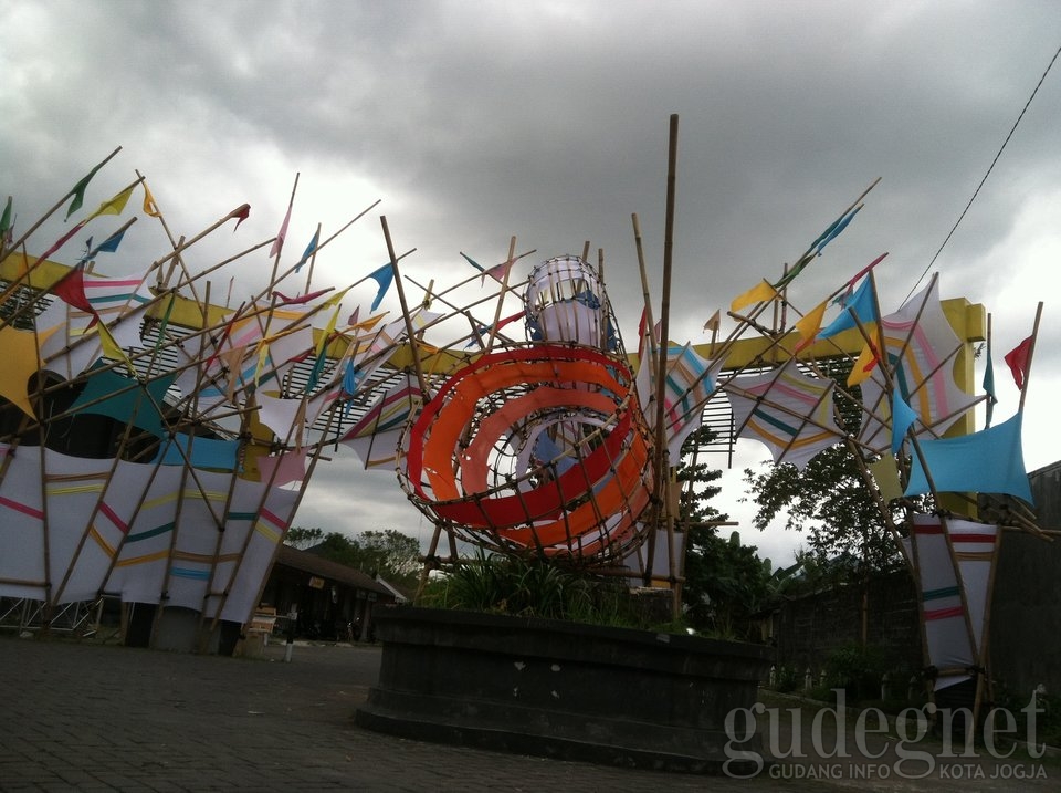 Mengintip Persiapan FKY 2016 di Taman Kuliner Mengintip Persiapan FKY 2016 di Taman Kuliner