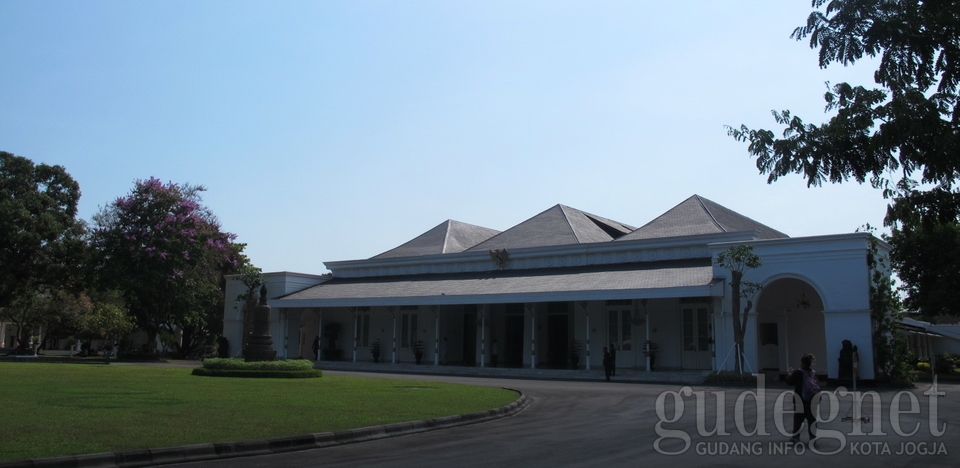 One Day Trip Boleh Kok ke Istana Gedung Agung, Ini Syaratnya One Day Trip Boleh Kok ke Istana Gedung Agung, Ini Syaratnya