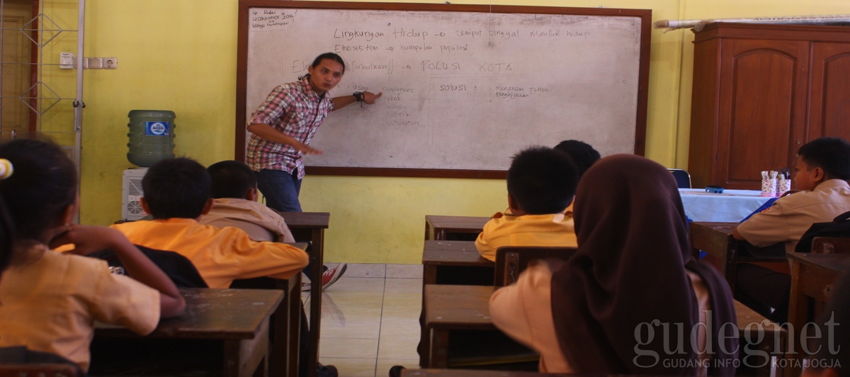 Begini Harusnya Anak Muda Menanggapi Sumpah Pemuda Begini Harusnya Anak Muda Menanggapi Sumpah Pemuda