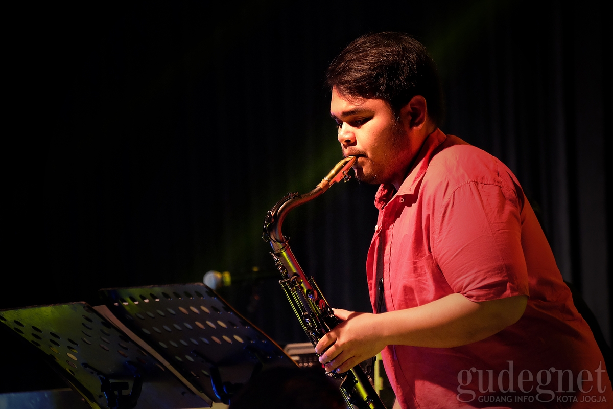 Mengenal Sosok Ricad Hutapea Penampil Ngayogjazz 2016 Mengenal Sosok Ricad Hutapea Penampil Ngayogjazz 2016