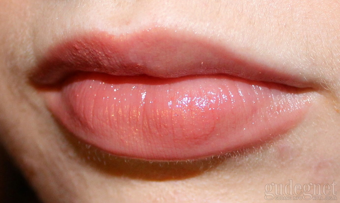 Tips Memerahkan Bibir Secara Alami Tips Memerahkan Bibir Secara Alami