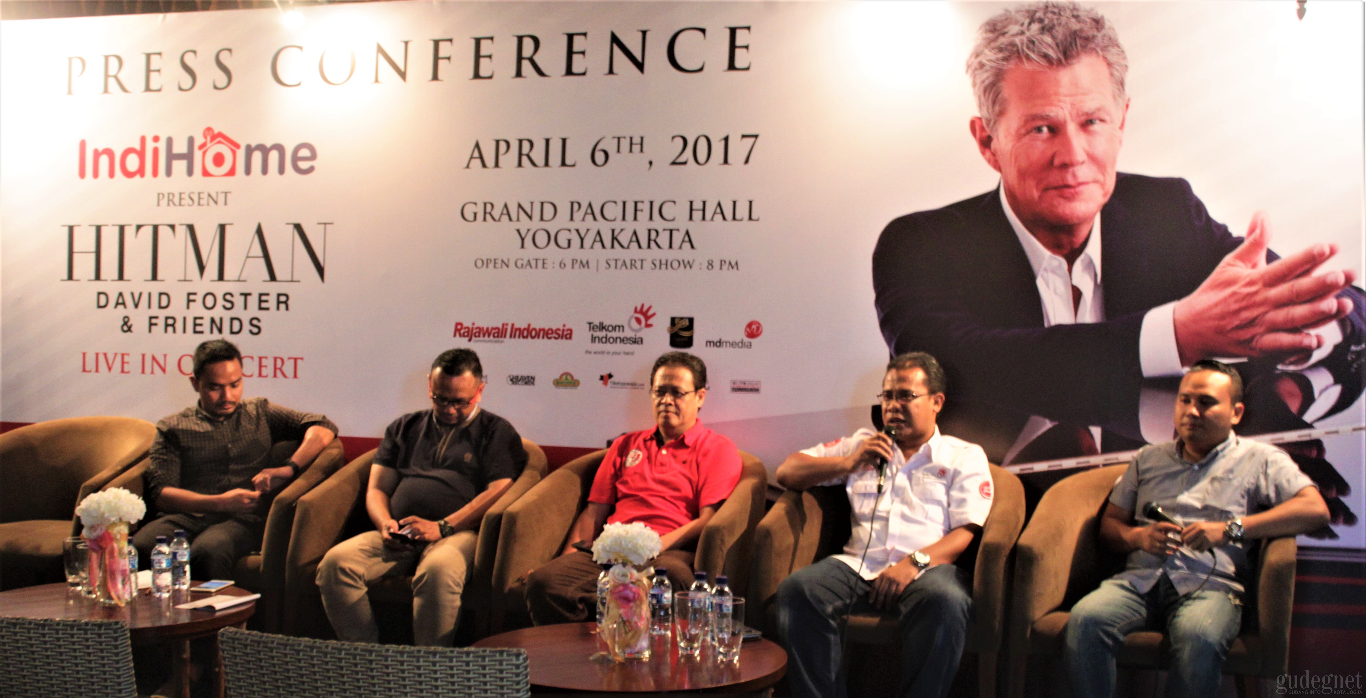 David Foster Akan Gelar Konser di Jogja, Ini Harga Tiketnya David Foster Akan Gelar Konser di Jogja, Ini Harga Tiketnya