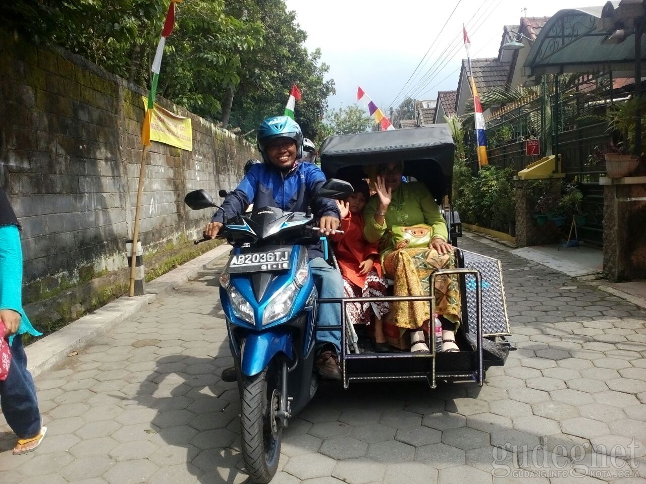 Fakta Mengenai Ojek Difa yang Tak Kalian Tahu Fakta Mengenai Ojek Difa yang Tak Kalian Tahu