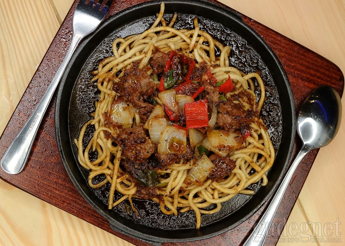 Sensasi Cafe dengan Menu Chinese Food di Wok And Pan Jogja Sensasi Cafe dengan Menu Chinese Food di Wok And Pan Jogja