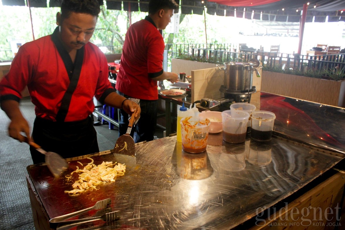 Black Circus Jogja Hadirkan Konsep Baru Black Circus Jogja Hadirkan Konsep Baru