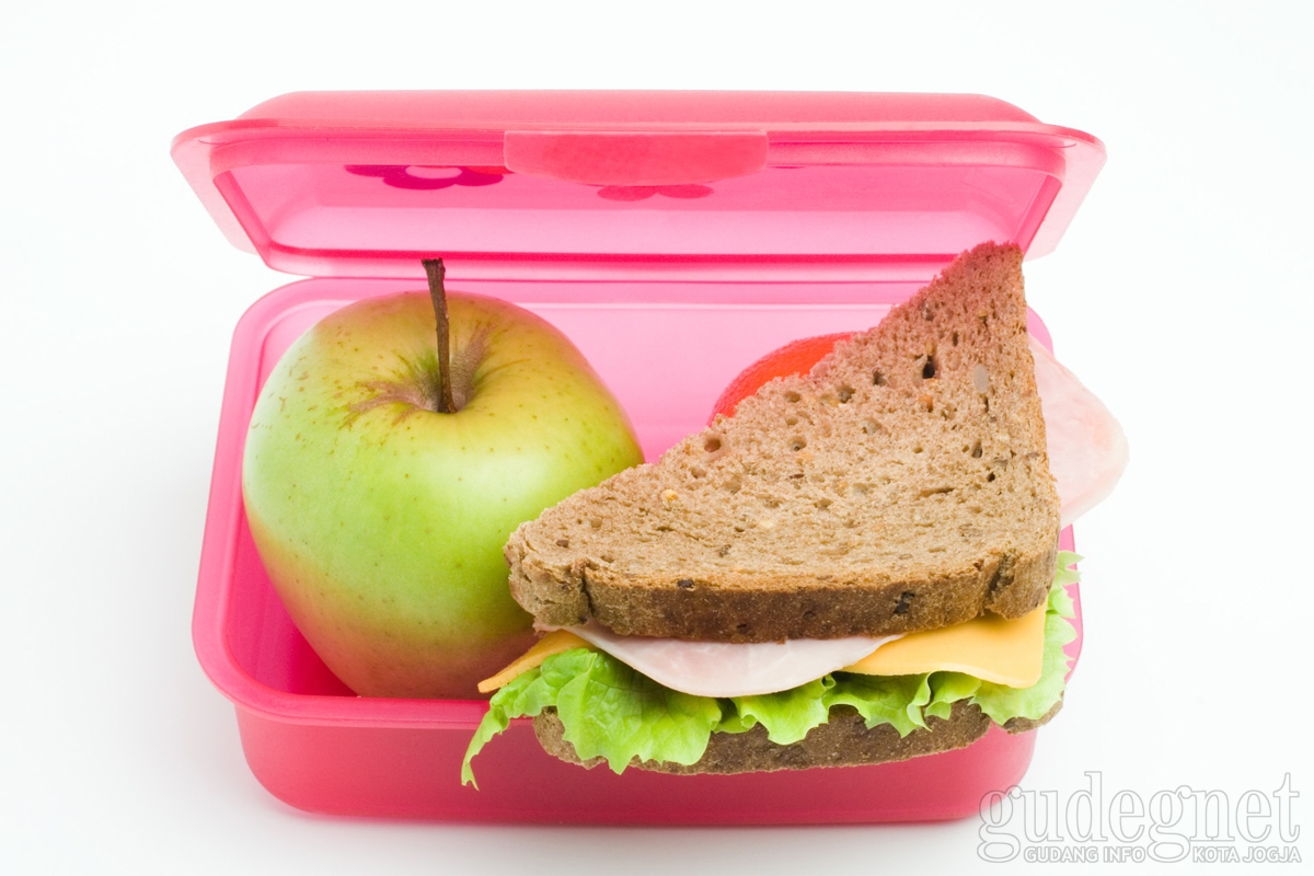 3 Bekal Makan Siang yang Praktis di Tanggal Tua 3 Bekal Makan Siang yang Praktis di Tanggal Tua