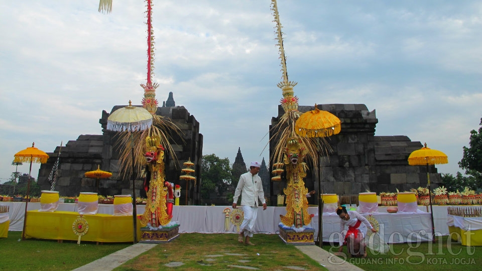 6200 Orang Ramaikan Lari Marathon Internasional di Prambanan 6200 Orang Ramaikan Lari Marathon Internasional di Prambanan