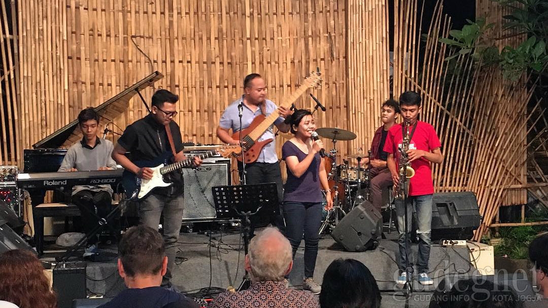 Puluhan Lagu Endank Soekamti Bakal Nge-Jazz malam ini di BBY Puluhan Lagu Endank Soekamti Bakal Nge-Jazz malam ini di BBY