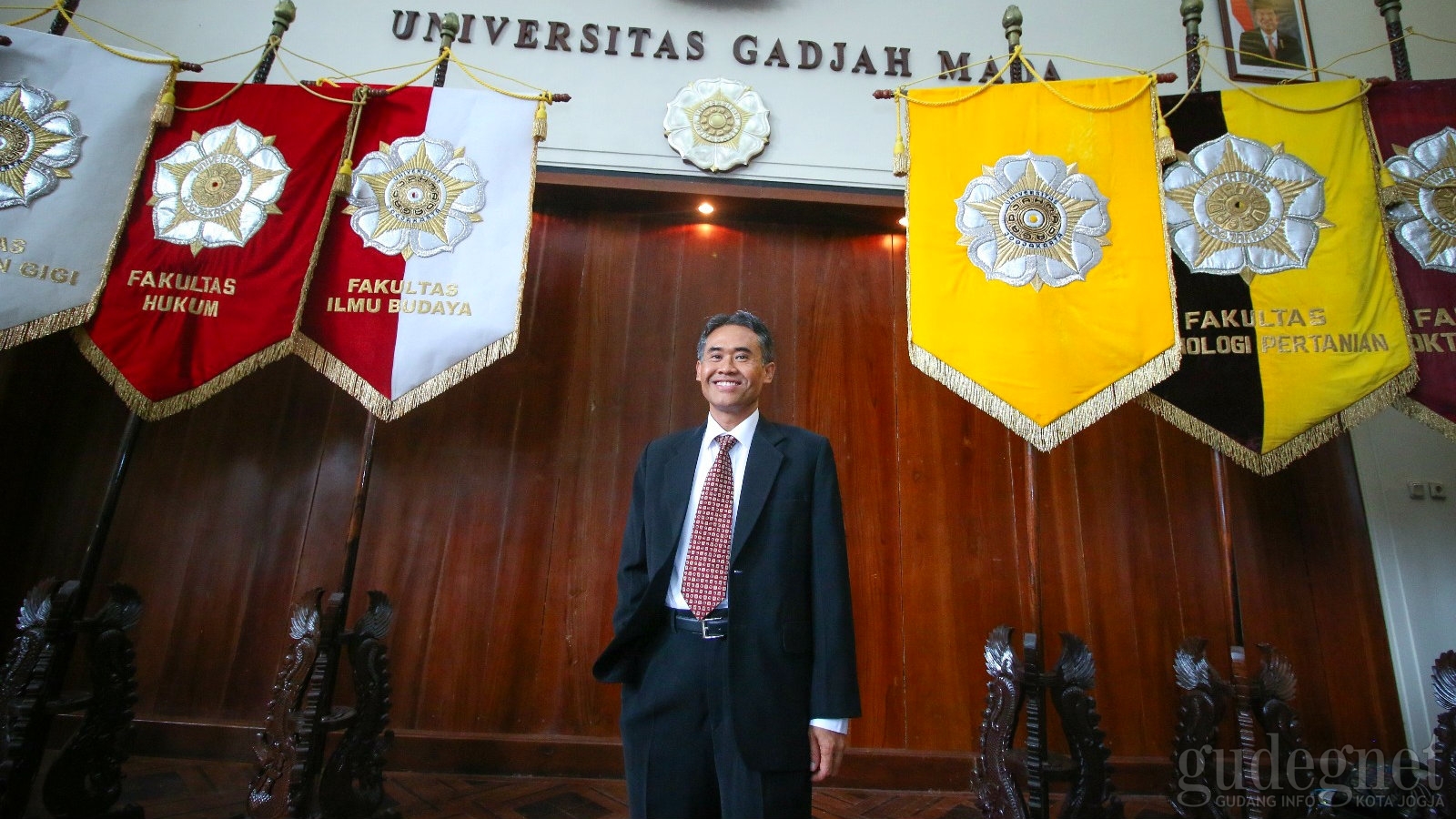 Orang Kebumen Ini Jadi Rektor UGM Orang Kebumen Ini Jadi Rektor UGM
