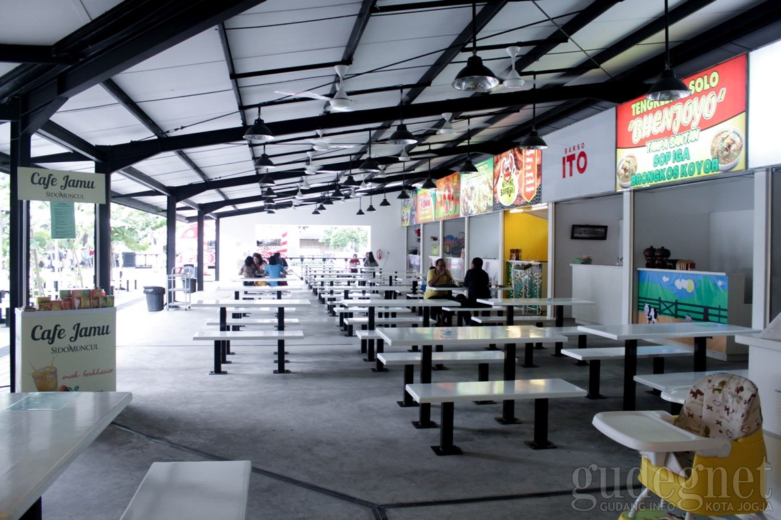 Leyeh-leyeh Food Court, Tempat Berkumpul Aneka Kuliner Leyeh-leyeh Food Court, Tempat Berkumpul Aneka Kuliner