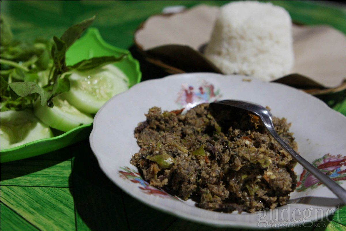 Mencicipi Pedasnya Sambel Belut Pak Sabar Mencicipi Pedasnya Sambel Belut Pak Sabar