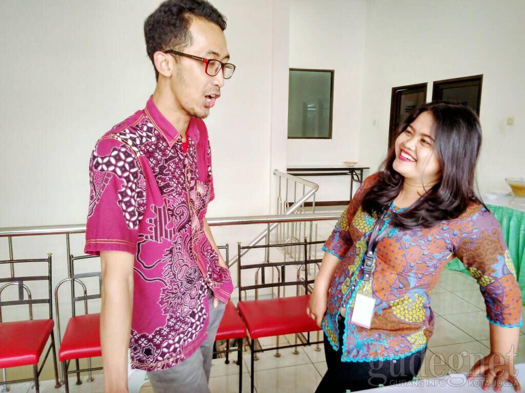 4 Cara Asik Berbusana Batik 4 Cara Asik Berbusana Batik