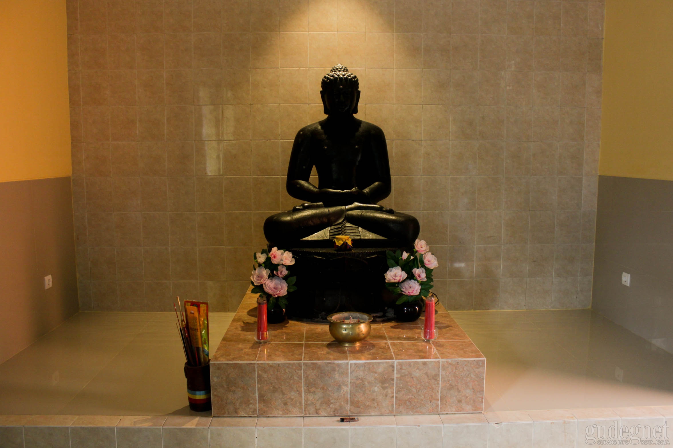 Umat Buddha Songsong Waisak Umat Buddha Songsong Waisak
