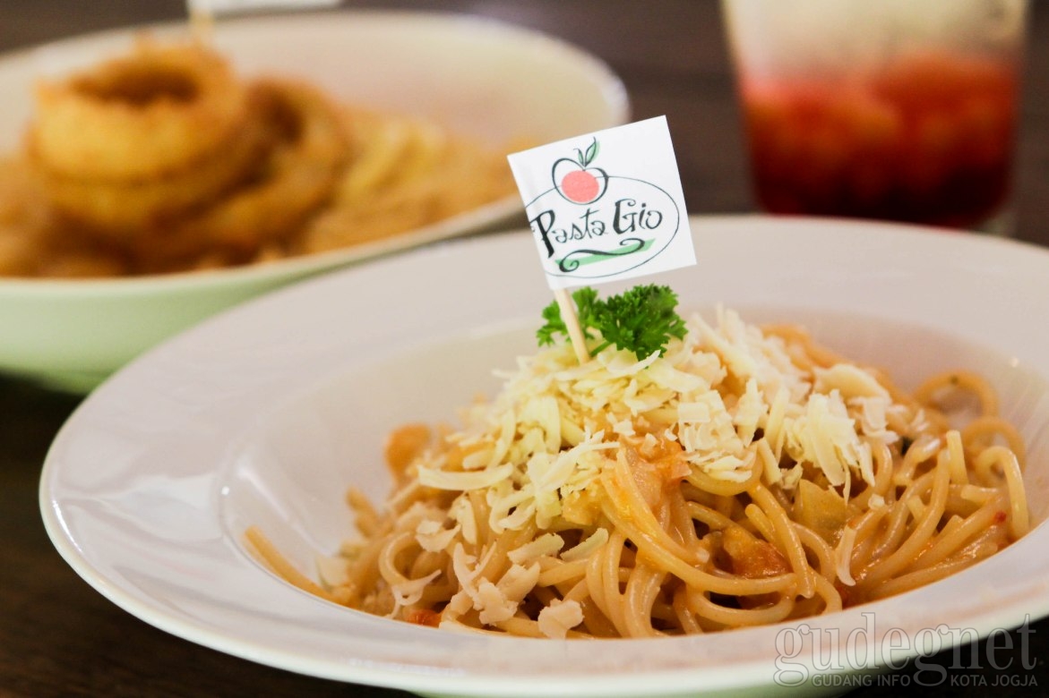 Pasta Gio, Masakan Italia dengan Suasana Desa Pasta Gio, Masakan Italia dengan Suasana Desa