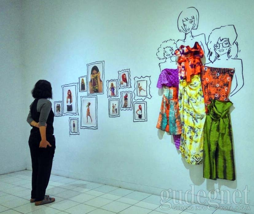 Sentuhan "Tangan Mencintai Kain" karya Caroline Rika Sentuhan "Tangan Mencintai Kain" karya Caroline Rika