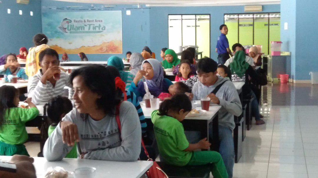 Menikmati Family Time di Ulam Tirta Resto & Rest Area Menikmati Family Time di Ulam Tirta Resto & Rest Area