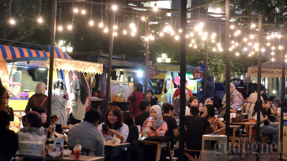 Sentuh Generasi Milenial, LOL Plaza Ambarrukmo Naik 20 Persen Sentuh Generasi Milenial, LOL Plaza Ambarrukmo Naik 20 Persen