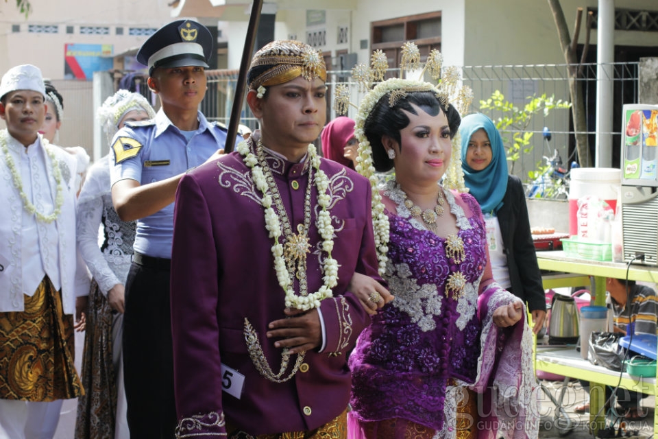 Ikrar Pancasila jadi Mahar Nikah Massal Ikrar Pancasila jadi Mahar Nikah Massal