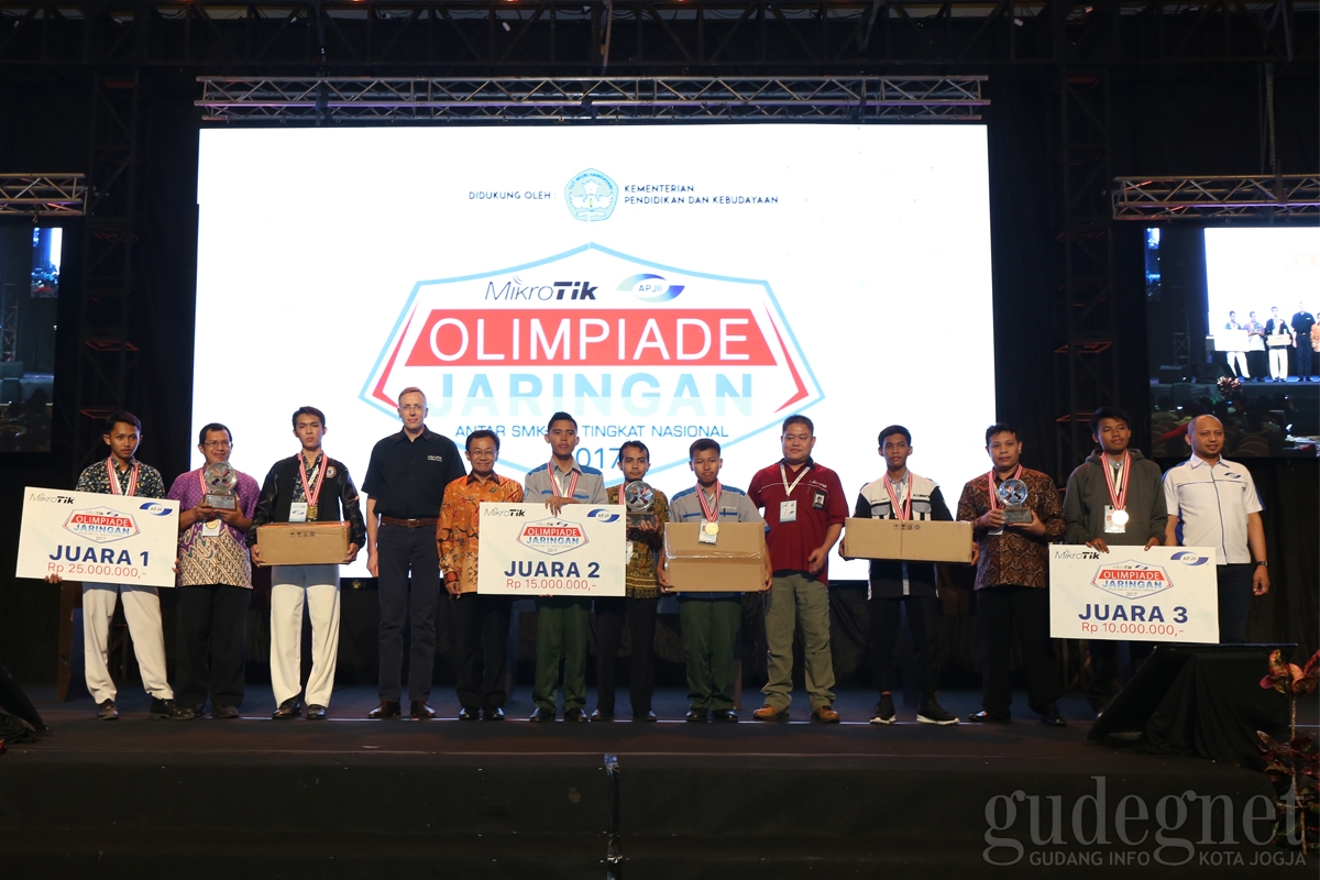 Juarai Olimpiade, SMK 7 Semarang Sabet Rp 25 Juta Juarai Olimpiade, SMK 7 Semarang Sabet Rp 25 Juta