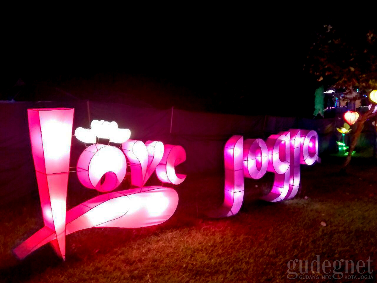 Memanjakan Mata di Jogja Lantern Festival Memanjakan Mata di Jogja Lantern Festival