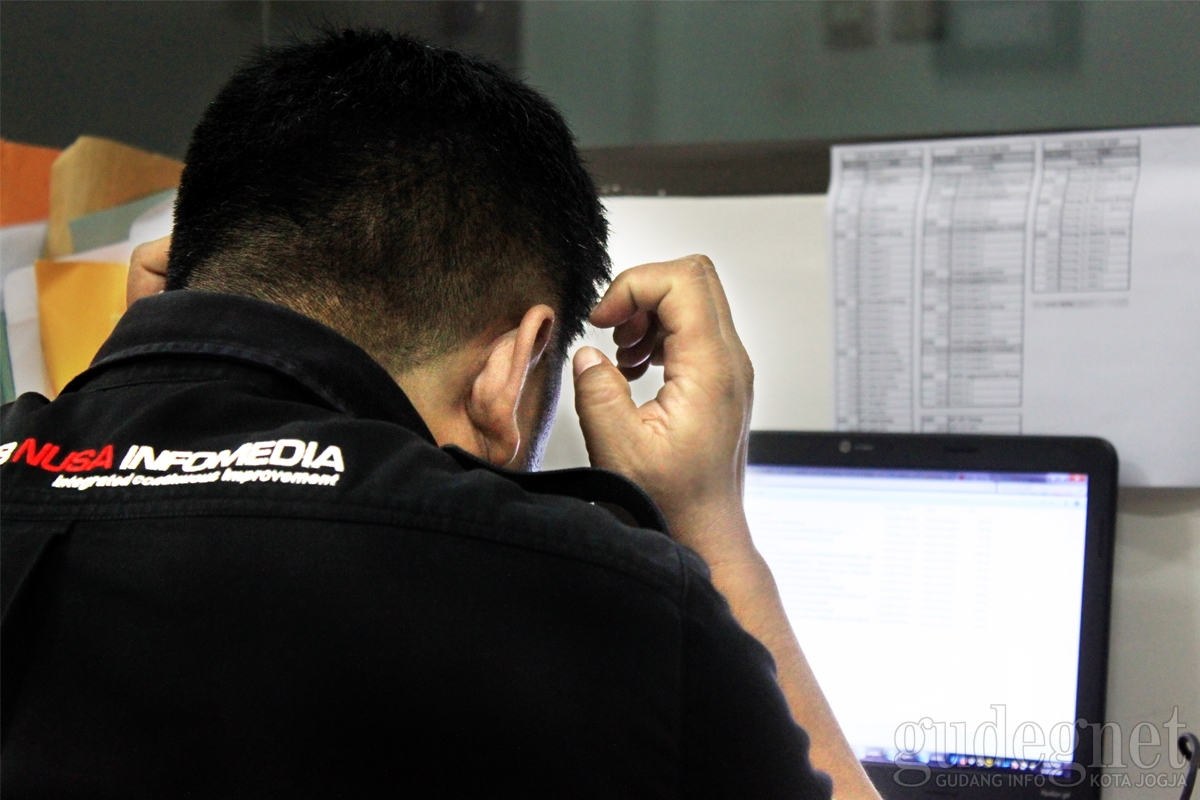 Menjinakkan Stress di Tempat Kerja Menjinakkan Stress di Tempat Kerja