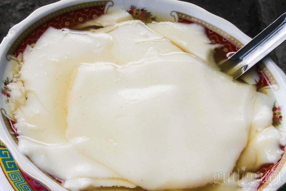 Hangatnya Wedang Tahu Bu Sukardi Hangatnya Wedang Tahu Bu Sukardi