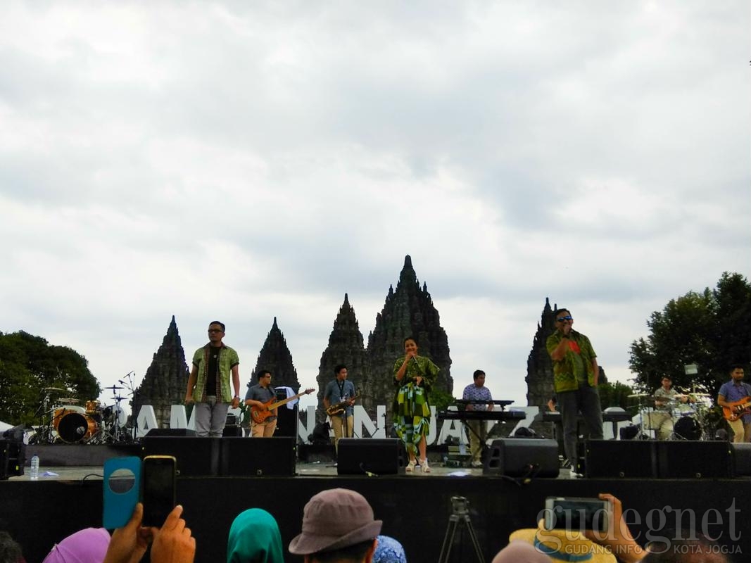 Prambanan Jazz Festival 2018 akan Hadirkan Boyzone dan Diana Krall Prambanan Jazz Festival 2018 akan Hadirkan Boyzone dan Diana Krall