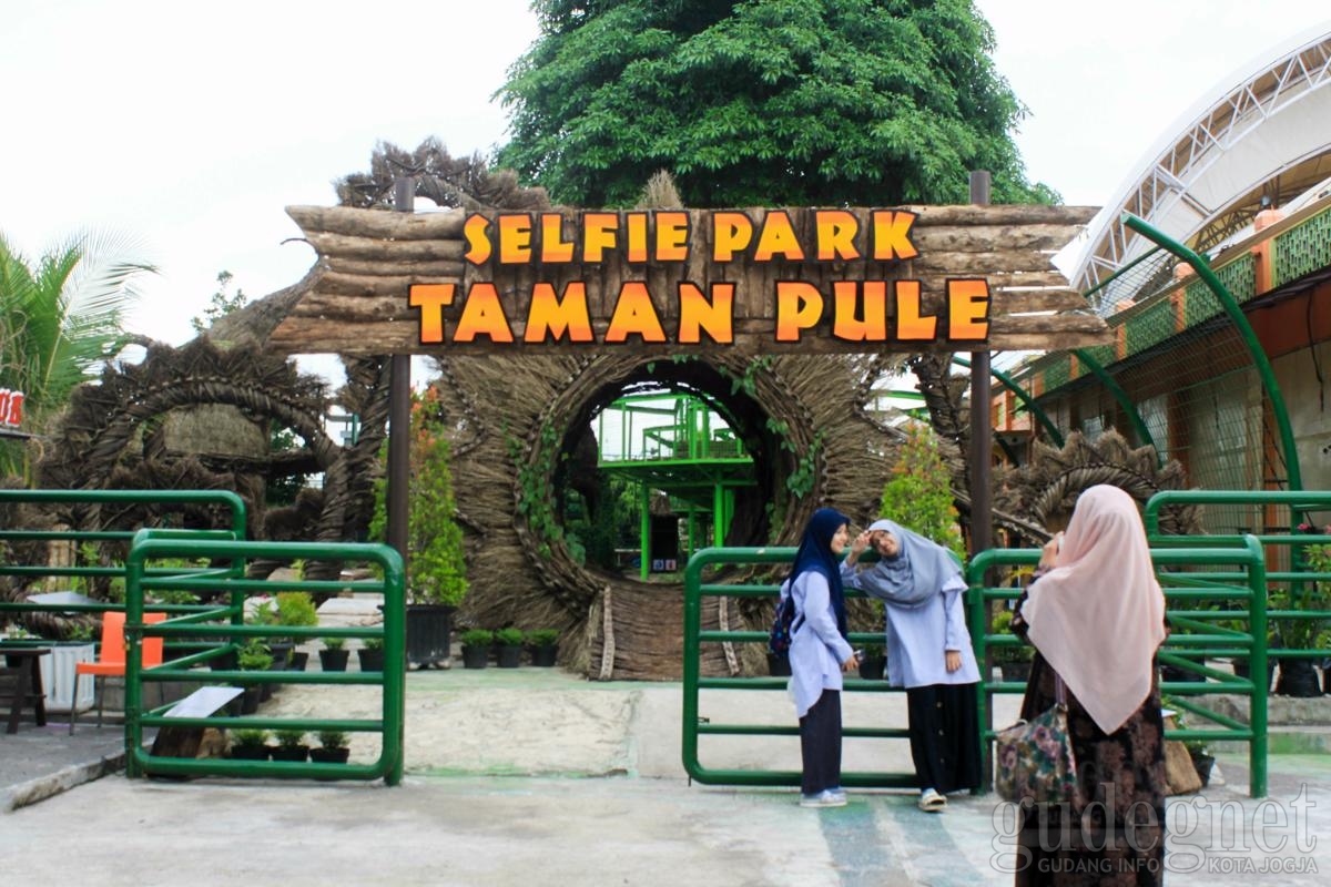 Selfie Park XT Square, Spot Foto Baru di Tengah Kota Selfie Park XT Square, Spot Foto Baru di Tengah Kota