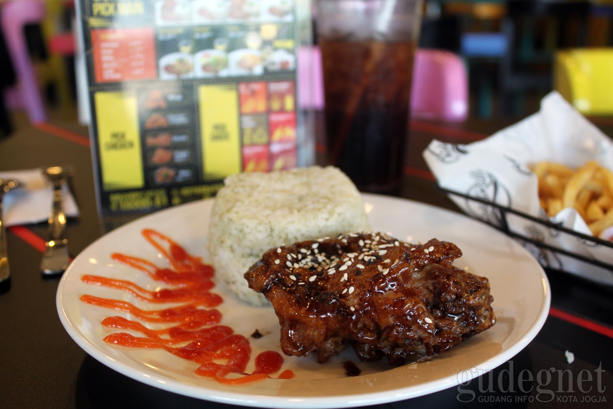Menikmati Ayam dengan 6 Saus Pilihan di Chick N Roll Menikmati Ayam dengan 6 Saus Pilihan di Chick N Roll