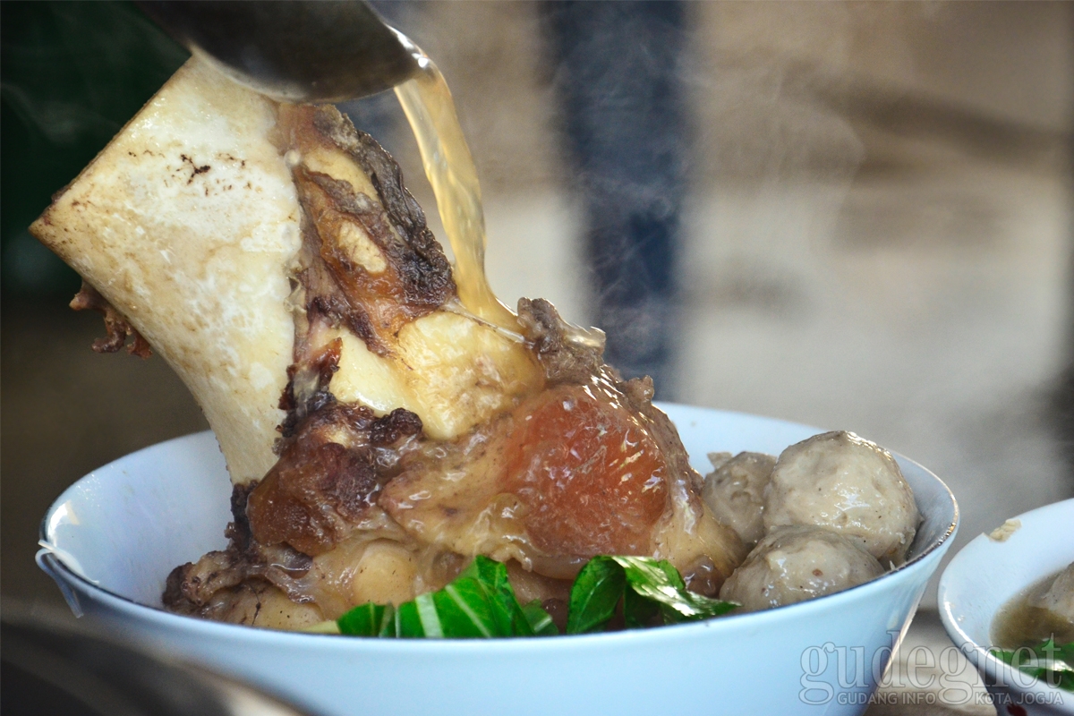 Mantapnya Bakso Sumsum di BBM Mantapnya Bakso Sumsum di BBM