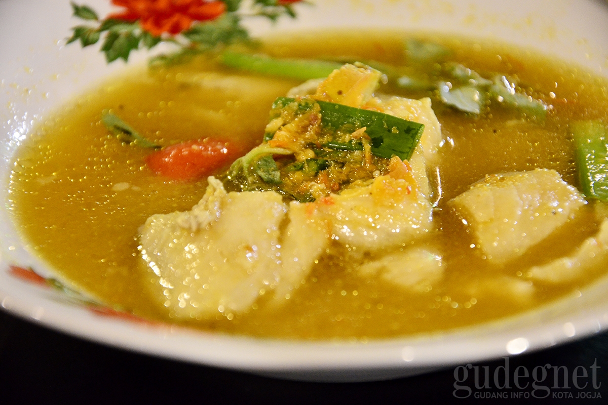 Segarnya Sop Ikan SOWAK Segarnya Sop Ikan SOWAK